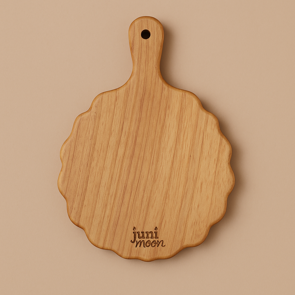 Hardwood mini chef children’s heirloom chopping board (Scalloped)