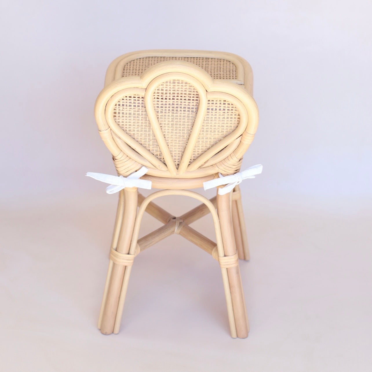 Oceana - Clam Rattan doll high chair
