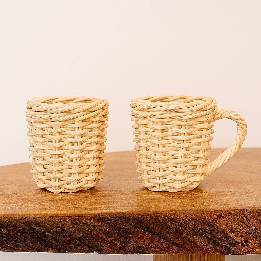 Twin Espresso machine + two espresso cups