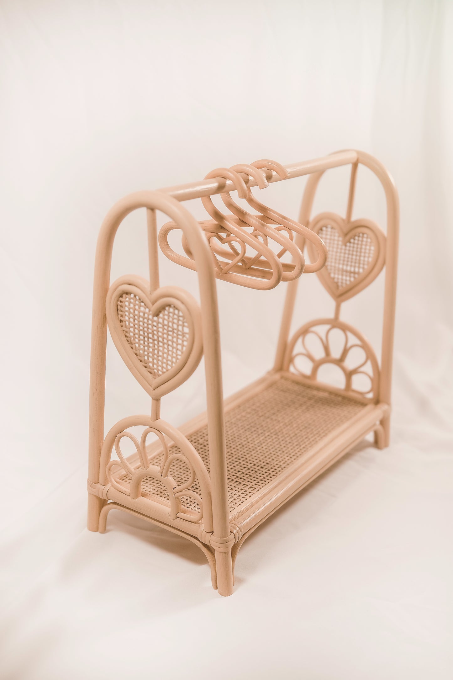 Heart strings open DOLLY WARDROBE (3 hangers included)