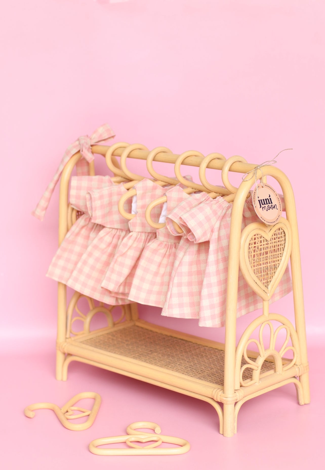 Heart strings open DOLLY WARDROBE (3 hangers included)