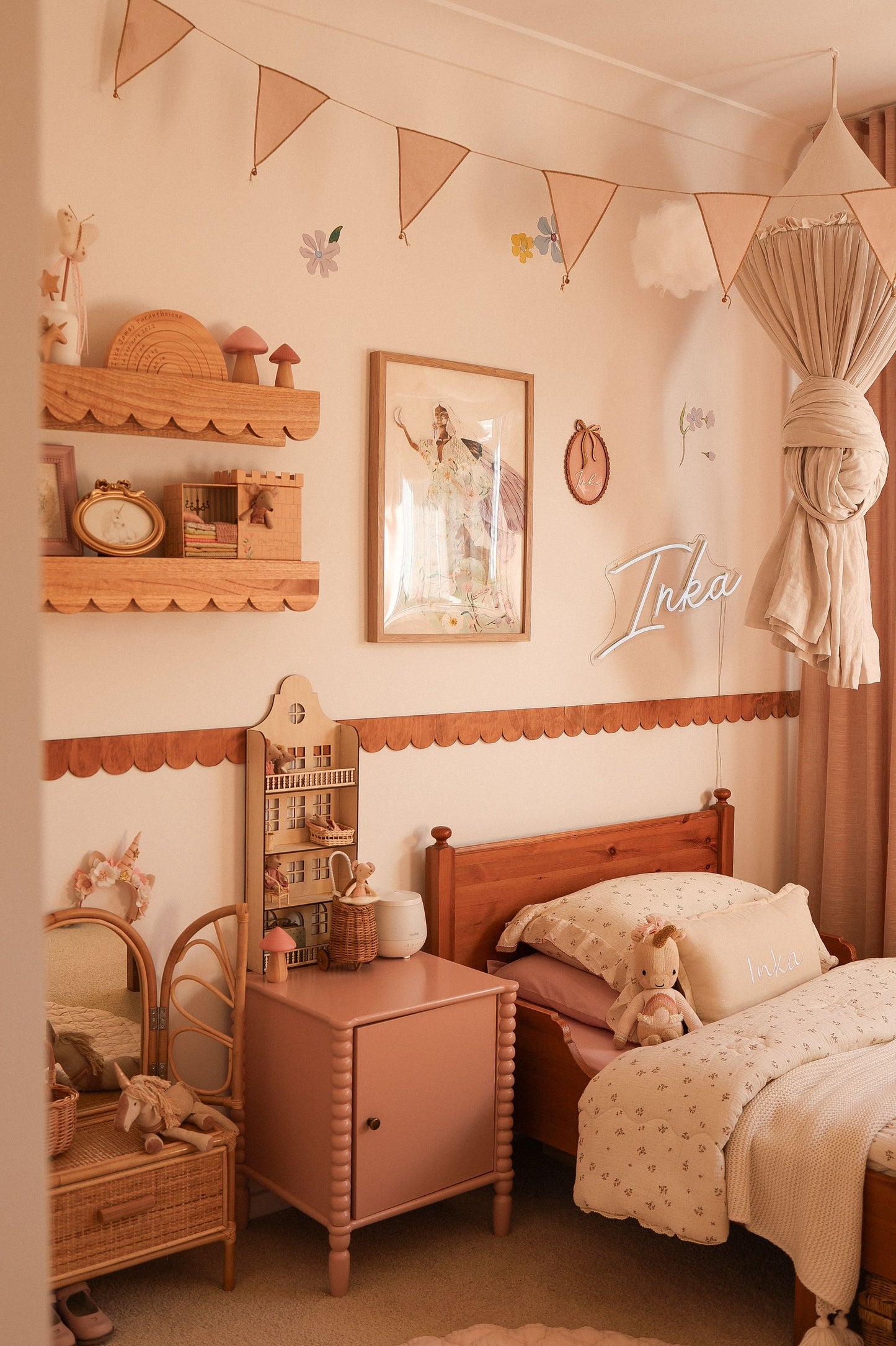 Solid Hard wood Scalloped floating wall shelf - 65cm