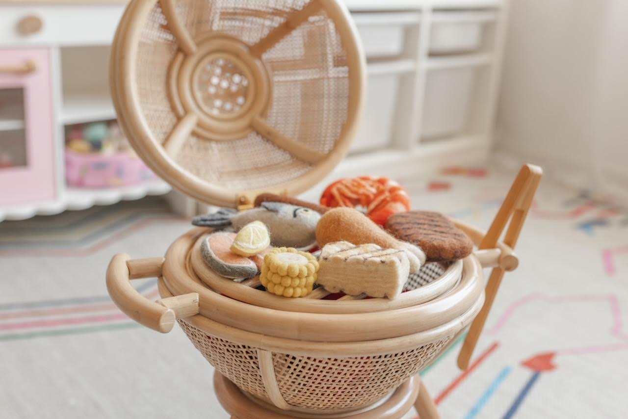 Rattan kids BBQ + tongs + hot coals + (Australia only)