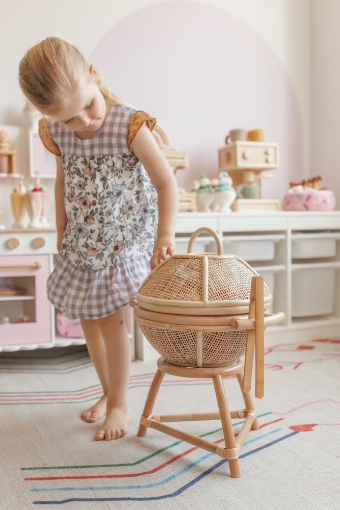 Rattan kids BBQ + tongs + hot coals + (Australia only)